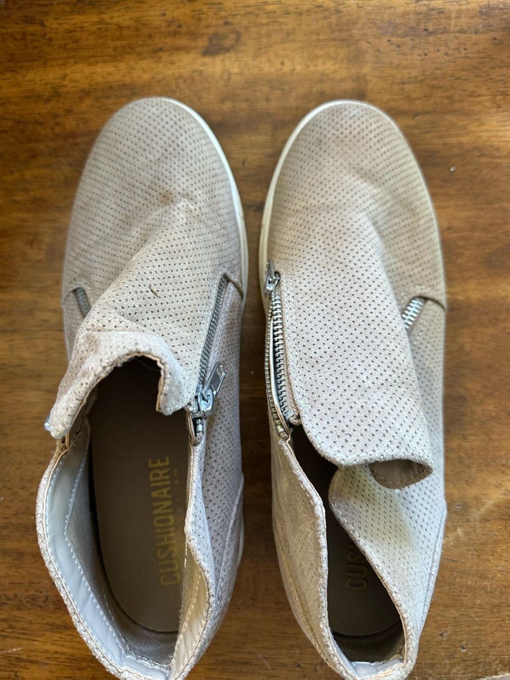 Cushionaire Womens Slip-On with functional Zippers